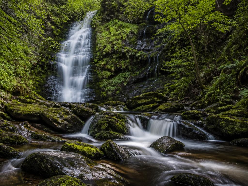 Waterfall walking tour